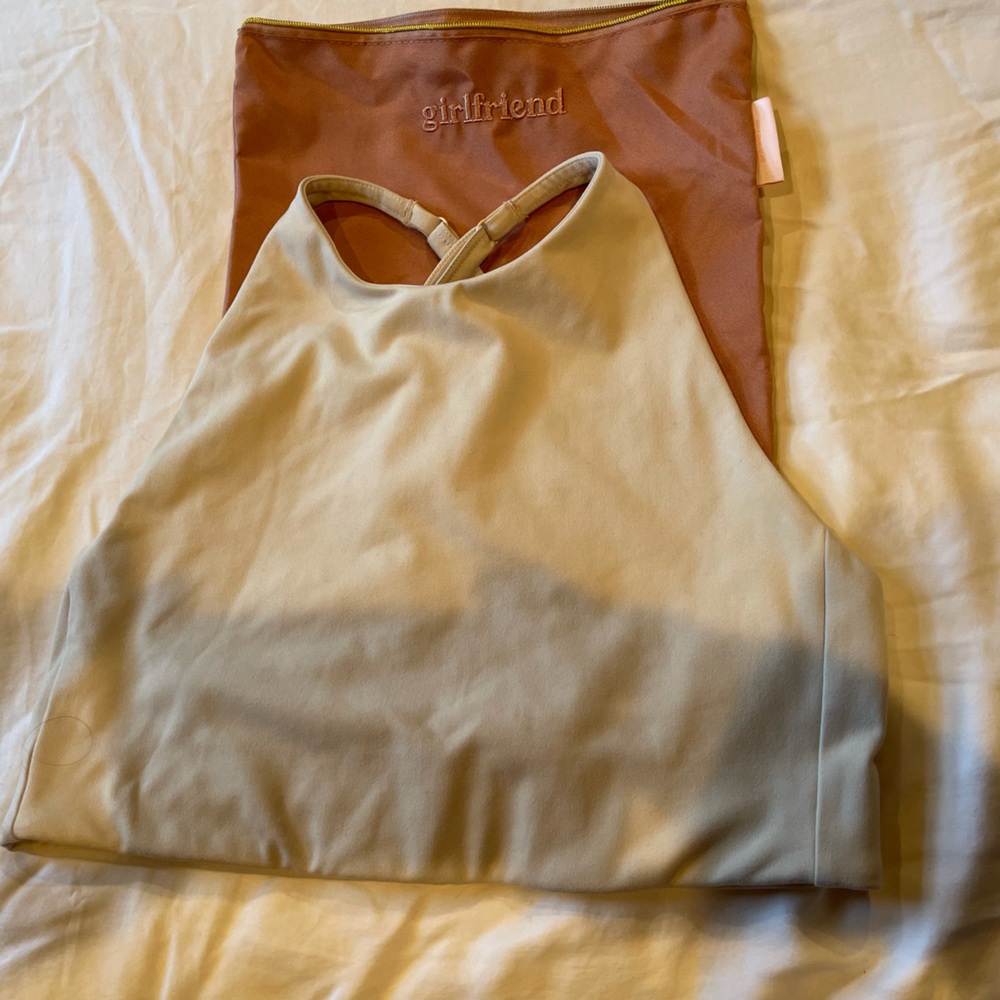 🌬Cream Girlfriend Collective Bra🥥